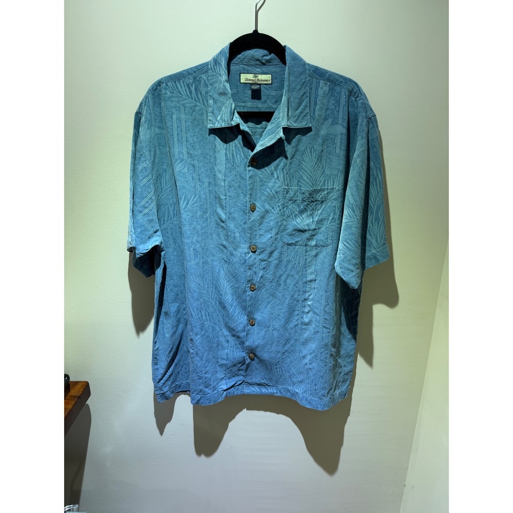 Tommy Bahama Mens M Blue Silk Palm Tree Short Sleeve Camp Button Down Shirt